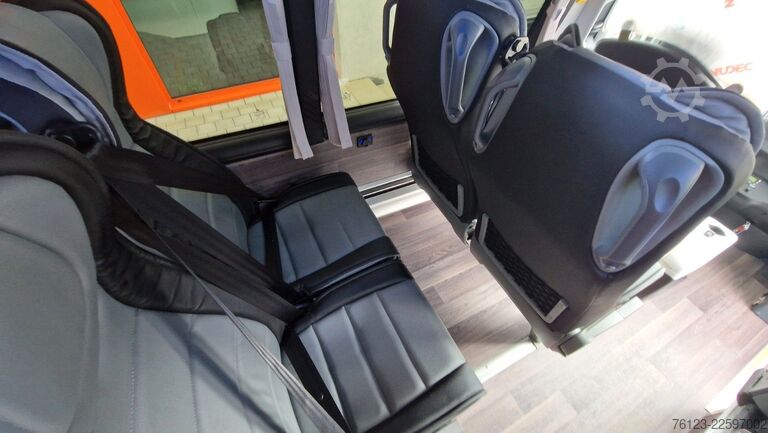 Kleinbus MERCEDES-BENZ 519 Sunset S 4 Ferqui Chasis 907 Vorlauffahrzeug
