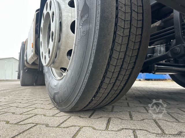 Camion benne à bras amovible MERCEDES-BENZ Arocs 3243 8x2 / M-Tec HLS 20 Silosteller + Funk