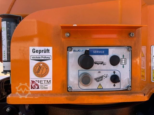 Vrachtwagenhoogwerker MERCEDES-BENZ Rutmann SA 26 / Raupenbühne / Funk