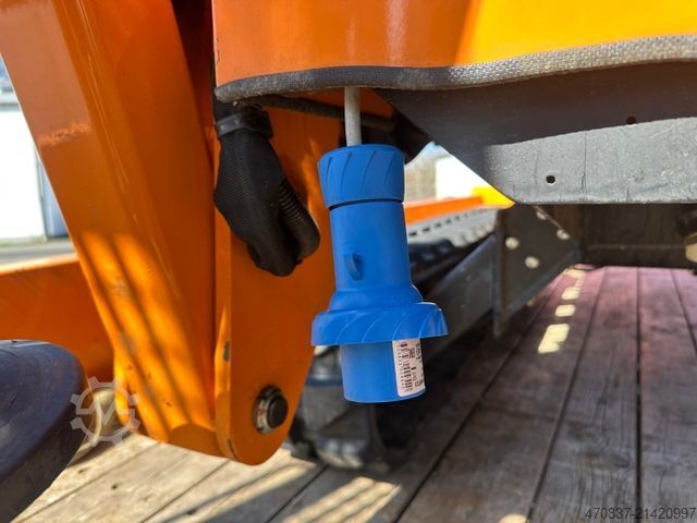 Vrachtwagenhoogwerker MERCEDES-BENZ Rutmann SA 26 / Raupenbühne / Funk