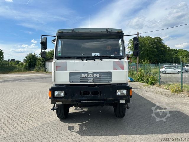 Flatbed truck MAN LE 280 4x4 / Palfinger PK 14600 / Winde / Funk