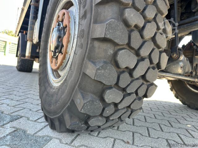 LKW mit Pritsche (offen) MAN TGM 13.250 / 4x4 / Fassi F 95 / Funk / Seilwinde