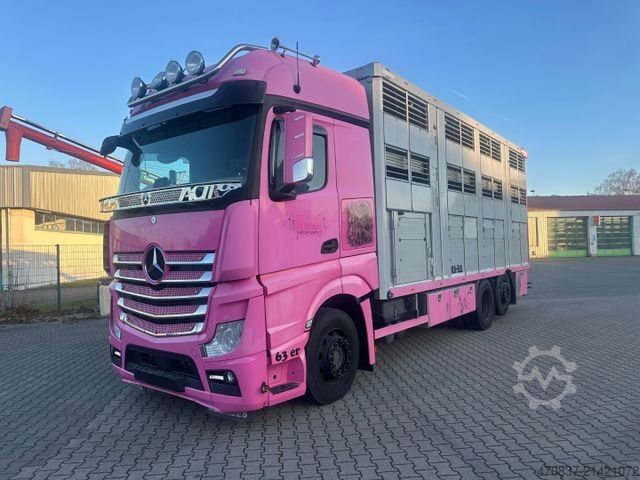 Nákladní vůz pro přepravu dobytka MERCEDES-BENZ Actros 2563 / Kaba 3 x Stock 50 m²