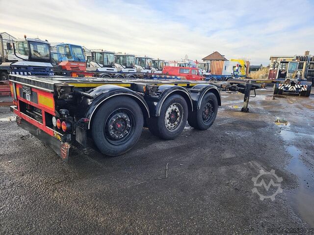 Konténerszállítás OZGUL /GA08XS1 / 2 X EXTENDIBLE CHASSIS /GERMAN TRAIL...