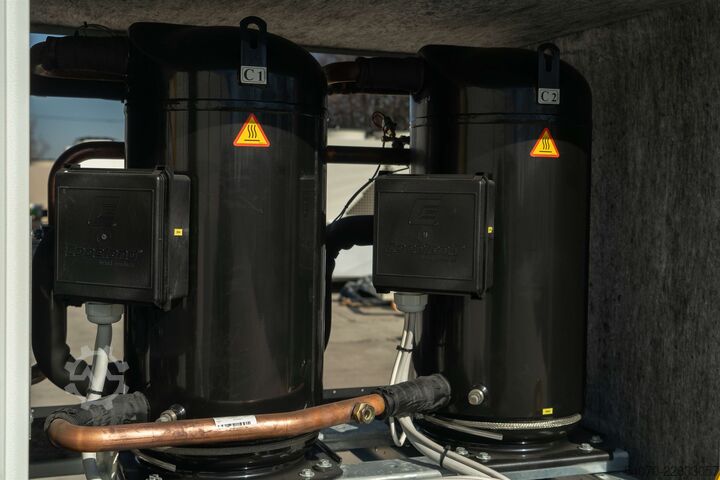  New Industrial Chiller / Heat pump CLIMAVENETA 306/340 KW | With warranty