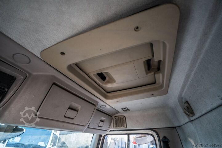 Kølet/frosset transport VOLVO FLH 290 +CARRIER