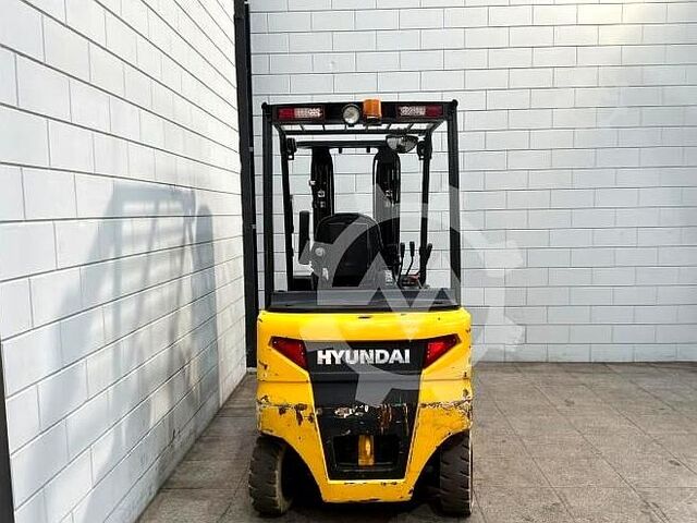Targonca Hyundai 30BH-9