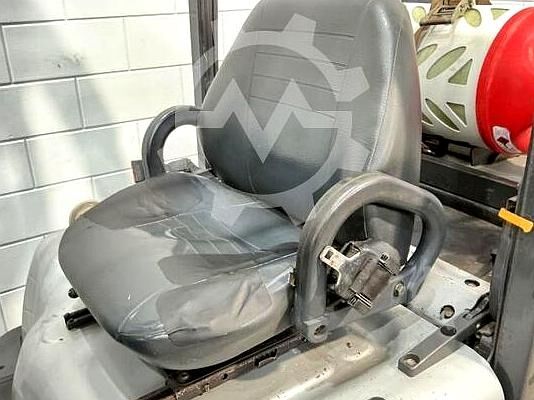 περονοφόρο ανυψωτικό Nissan UGD 02 A 30 PQ