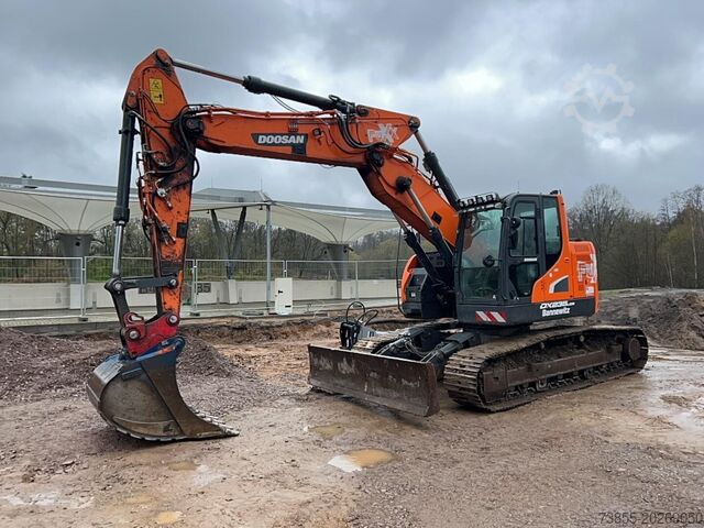 Graafmachine op rupsbanden Doosan DX235LCR-5