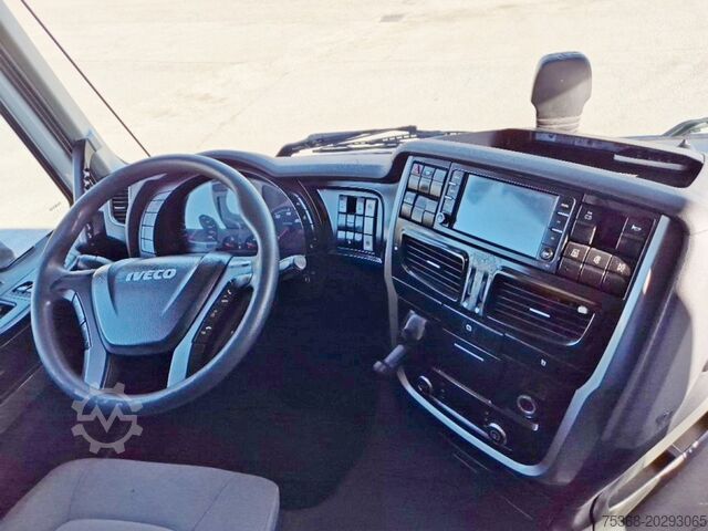 Közúti traktor Iveco STRALIS 440S48