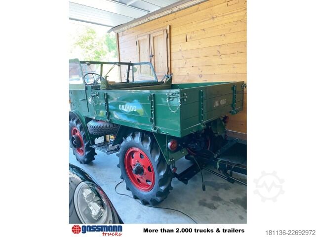 Přizpůsobená dodávka Unimog Unimog 2010, 401/51 inkl. Anhänger