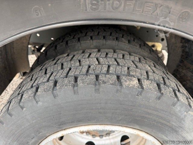 Vrachtwagen met bakwagen IVECO ML75E16/P E6 RS 3690 Koffer LBW nur 37TKM