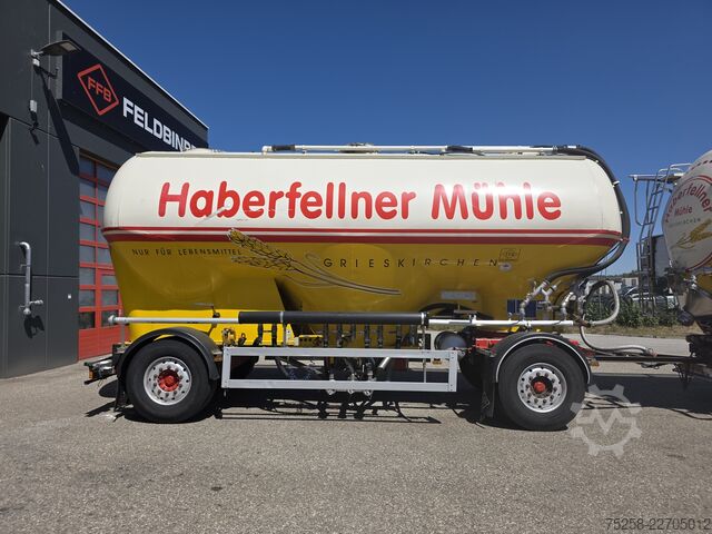 Naczepa silosowa FELDBINDER HEUT 31.2-3/3