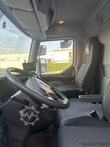 Járműszállító rámpás plató Renault D16-240