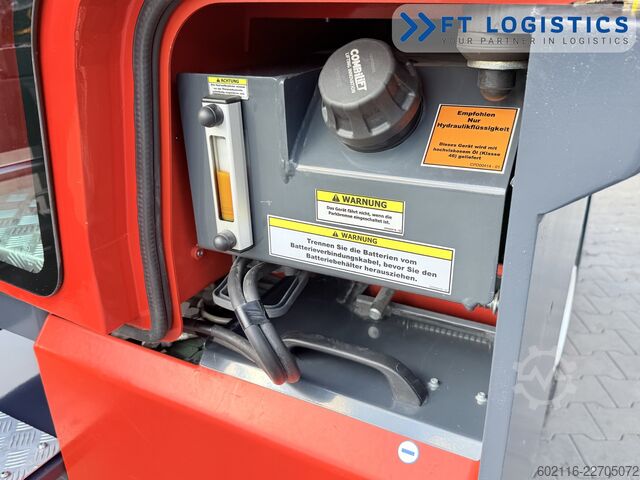 Carretilla retráctil de 4 vías Combilift C3000ET TRIPLEX 5940 WIDE FORK POSITIONE
