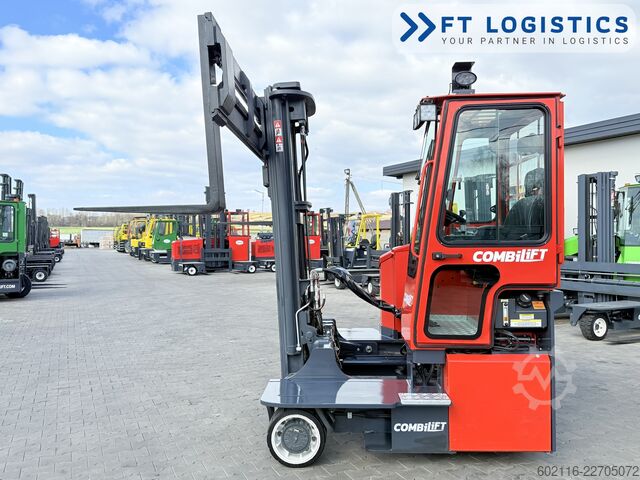 Carretilla retráctil de 4 vías Combilift C3000ET TRIPLEX 5940 WIDE FORK POSITIONE