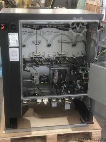 Robot przemysłowy KUKA KRC4