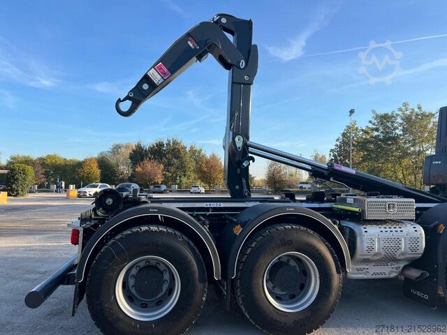 Roll-off container IVECO IVECO TRAKKER T-WAY AD500 NUOVO SCARRABILE