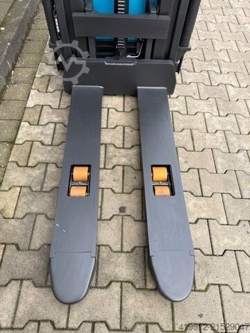 Pedestrian Stacker Noblelift PS16L