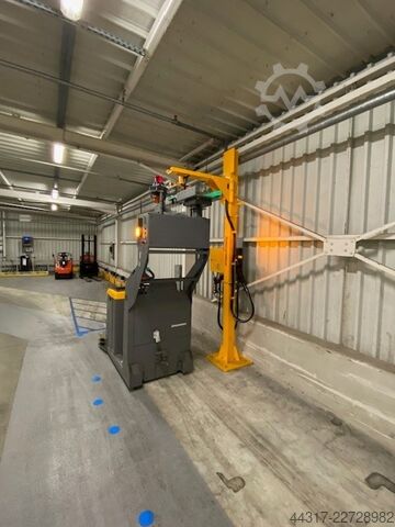 Mobiele industriële robot AGV AMR FTS Jungheinrich AGV 55 OTC