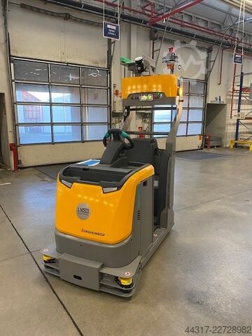 Mobiele industriële robot AGV AMR FTS Jungheinrich AGV 55 OTC