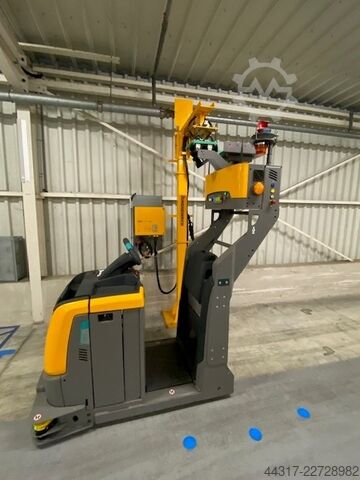 Mobiele industriële robot AGV AMR FTS Jungheinrich AGV 55 OTC