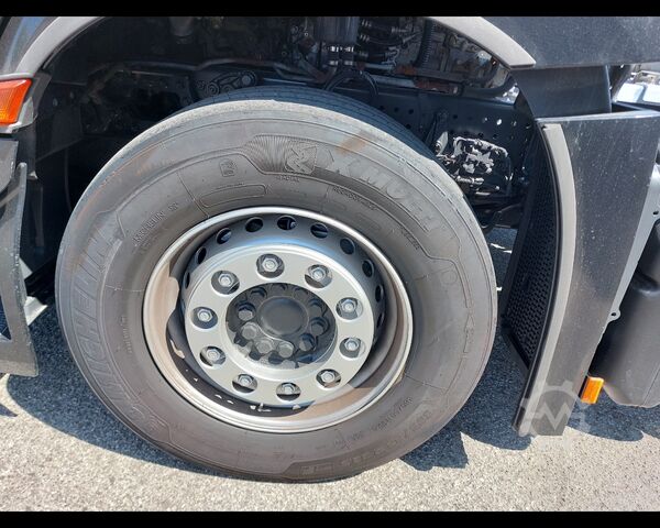 Carroçaria amovível com estrutura em caixa MERCEDES-BENZ Actros 5 25 6x2 - Actros 5 2553 L 6x2