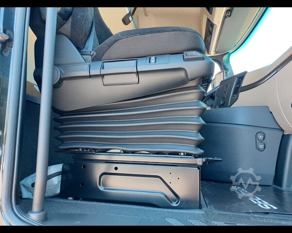 Carroçaria amovível com estrutura em caixa MERCEDES-BENZ Actros 5 25 6x2 - Actros 5 2553 L 6x2