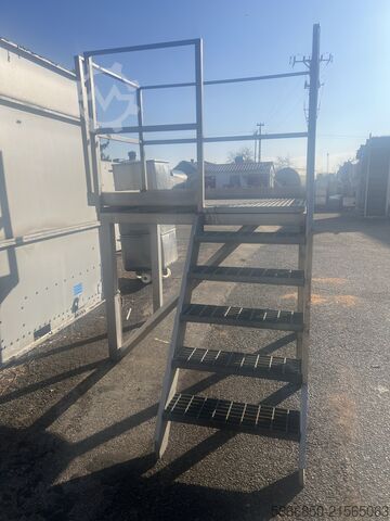 Podest do mycia / obsługi  maszyn Inox  