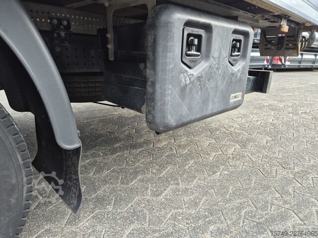 Vrachtwagen met bakwagen Fuso Canter 7C18 Aut., Koffer LBW AHK