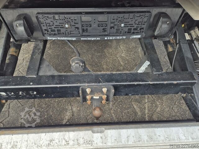 Vrachtwagen met bakwagen Fuso Canter 7C18 Aut., Koffer LBW AHK