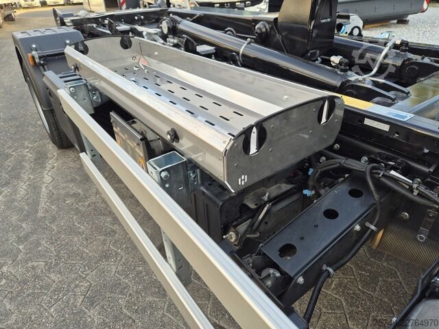 Telehoist haakarmvoertuig Fuso Canter FUSO 7C18 Duonic City Abrollkipper