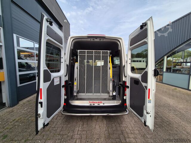 Prevoz invalidskih kolica VW Crafter 2.0 TDI/ DSG/ Wheelchair/ 8+1