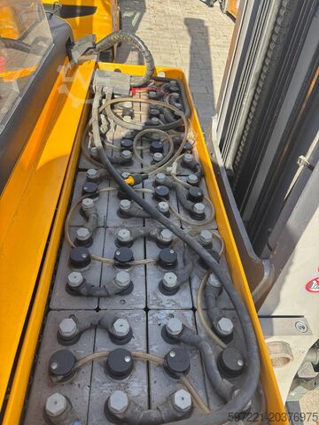 Stivuitoare reach truck Jungheinrich ETV 214 830DZ