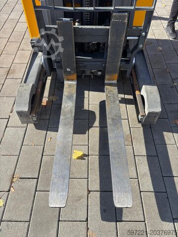 Stivuitoare reach truck Jungheinrich ETV 214 830DZ