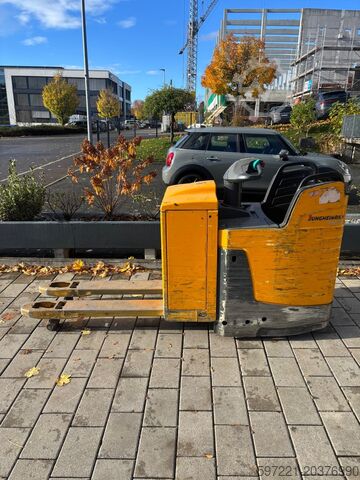 Empilhadeiras Elétricas de Palete Jungheinrich ERE 225