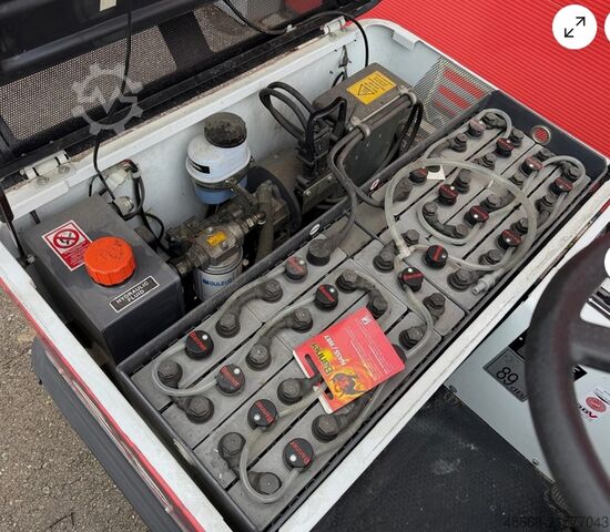 Barredora fregadora de conductor sentado Dulevo 1100 EH