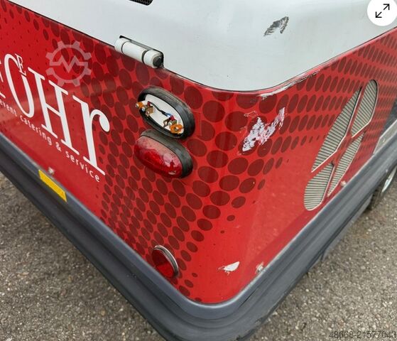 Barredora fregadora de conductor sentado Dulevo 1100 EH