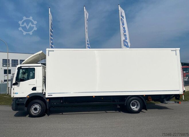 Camión caja MAN TGM 15.290 BL/Koffer/3Sitzer/NL8,0 To/LBW/17 tkm