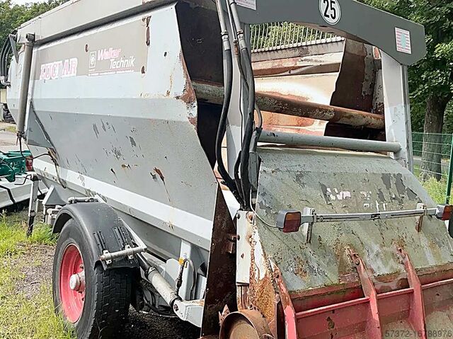 Voermengwagen Walker Merkur 12