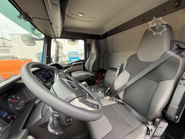 Haakarm vrachtwagen MAN TGS 26.400 6x6 Abrollkipper HIAB Optima 20S