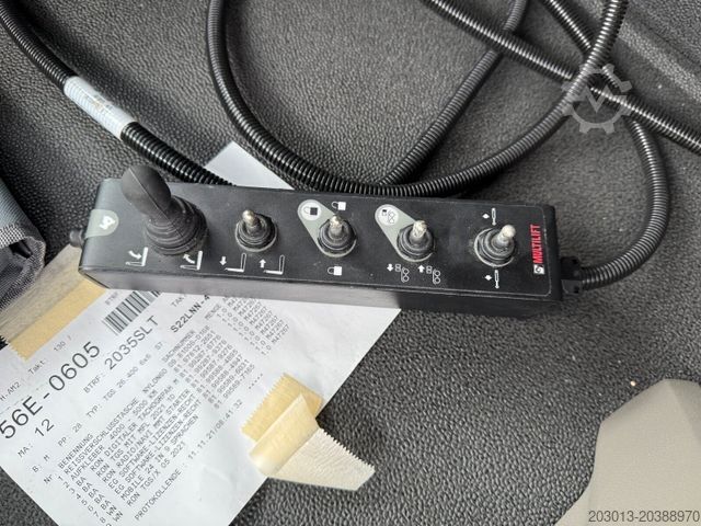 Haakarm vrachtwagen MAN TGS 26.400 6x6 Abrollkipper HIAB Optima 20S