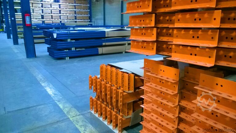 Scaffale portapallet 4 x 8,5 m lang, 4,5 m hoch, 16 Rahmen 48 Travers. 2 Ebenen 3t, McPalettenregal