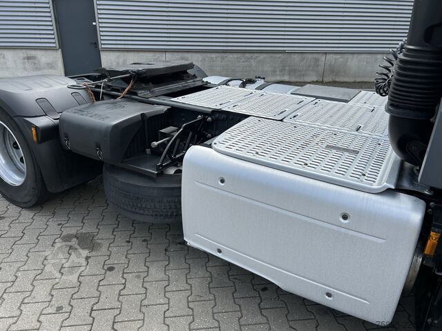 Standard-SZM DAF XF 440 FT Space Cab / 645 dkm / Tacho V2 / NL T...
