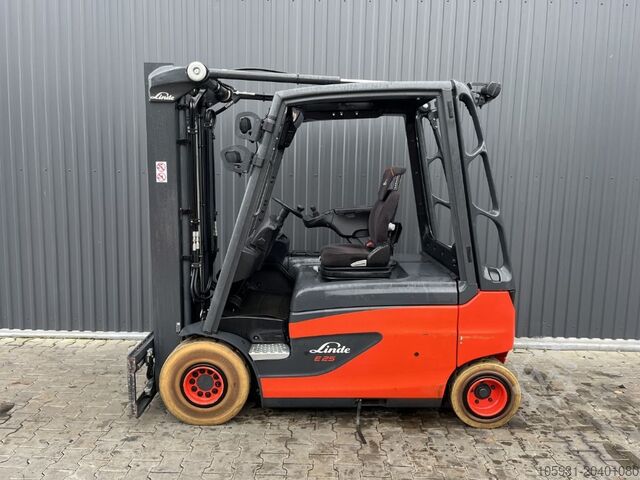 Electric 4-wheel forklift Linde E25L-02