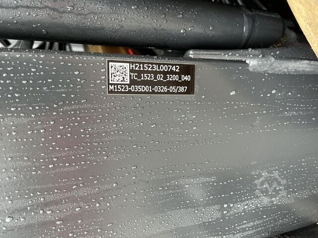 Electric 4-wheel forklift Linde E25L-02