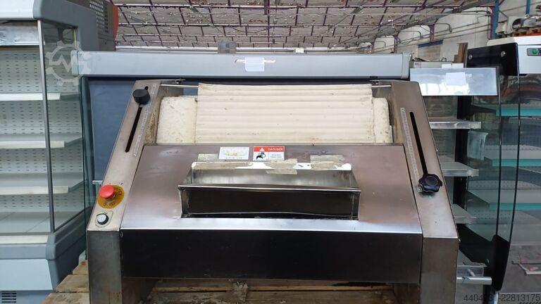 Stokbroodvormmachine 50 tot 1200 g SINMAG SM-380S