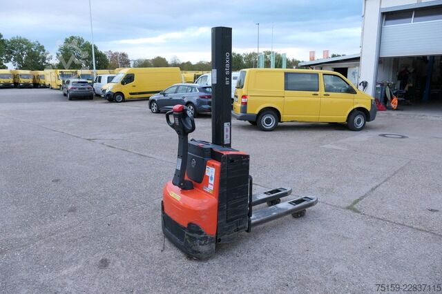 Ruční vysokozdvižný vozík bt SWE 080L