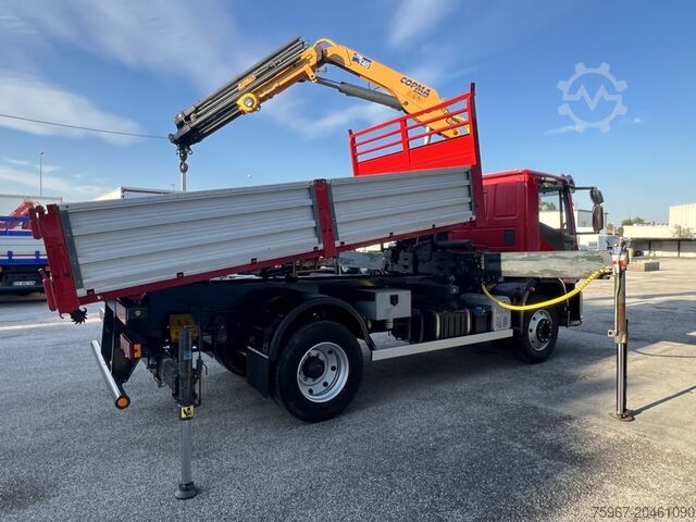 Caminhão basculante de três vias com guindaste Iveco Eurocargo 140e25