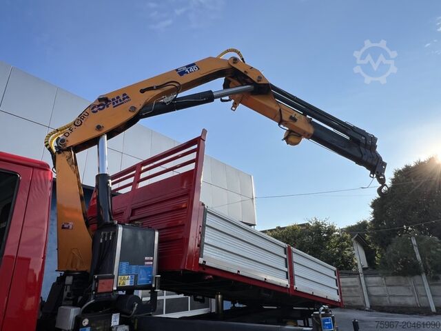 Caminhão basculante de três vias com guindaste Iveco Eurocargo 140e25